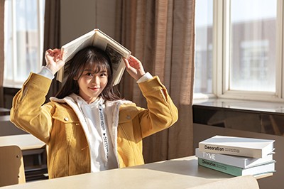 2023年新疆在职研究生学费是多少，好考吗？
