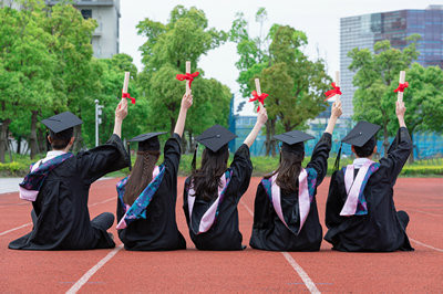 英国西伦敦大学国际硕士需要出国学习吗？