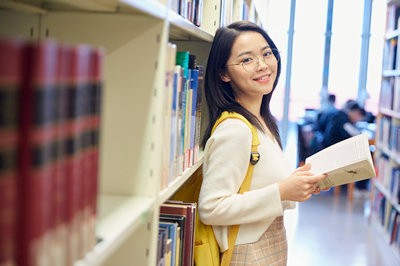 英国爱丁堡龙比亚大学国际硕士上课时间如何安排？