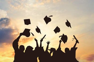 新疆大学在职研究生招生要求高吗？