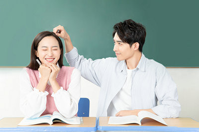 出版在职研究生可以跨专业报考吗？