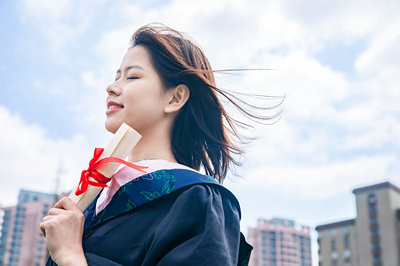 成都在职研究生获得证书可以在网上查询到吗？